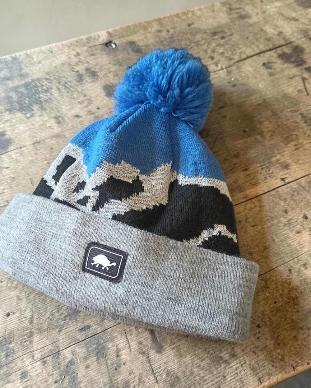 Turtle Fur Mountain Air Black Beanie Blue Kids Ages 3 - 6 Year Fun Colorful Warm